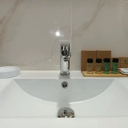 Nikola's & Joanna's 2 דירה *